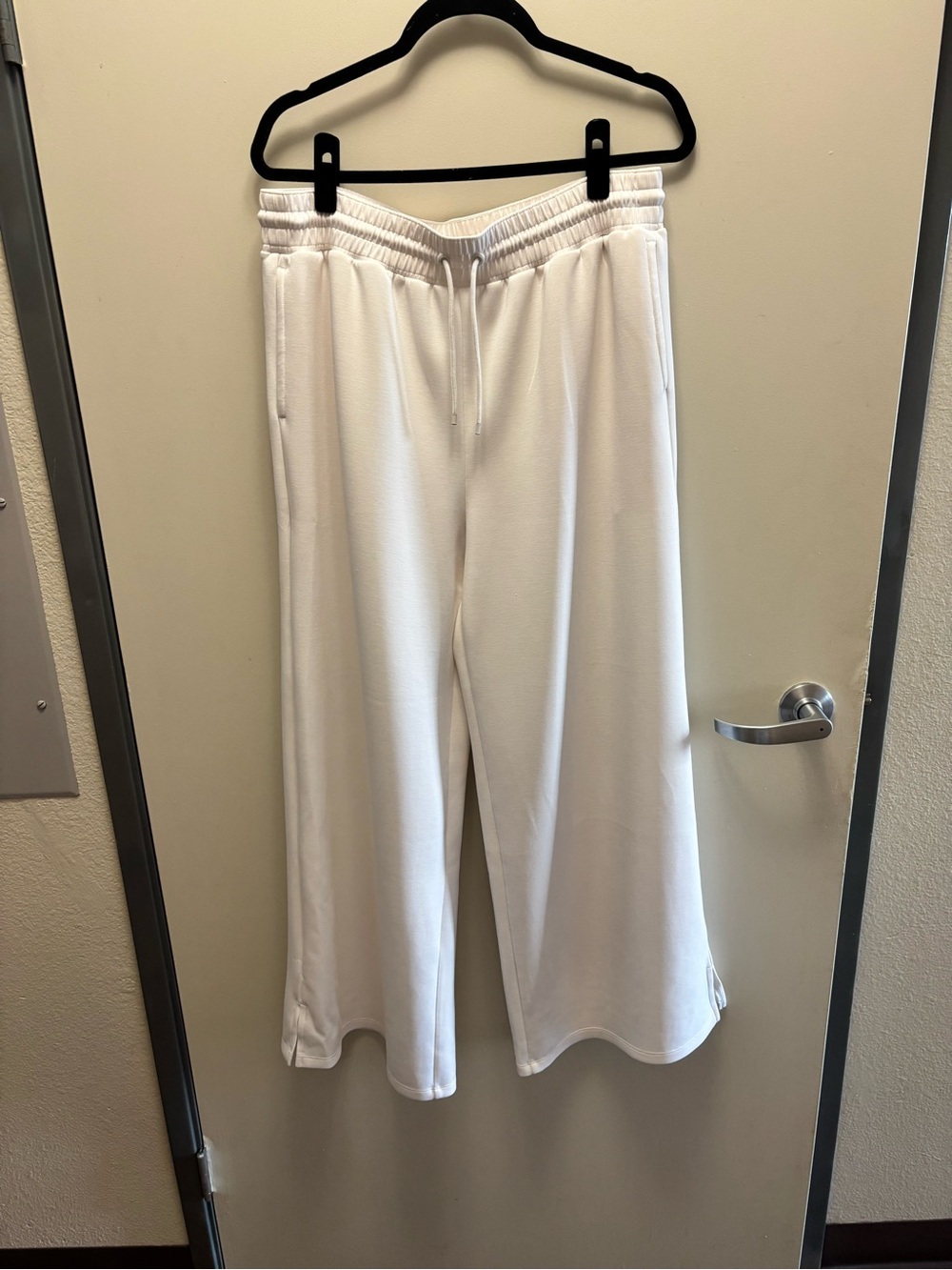 all in motion white size L Elastic-Waist Wide-Leg Pants